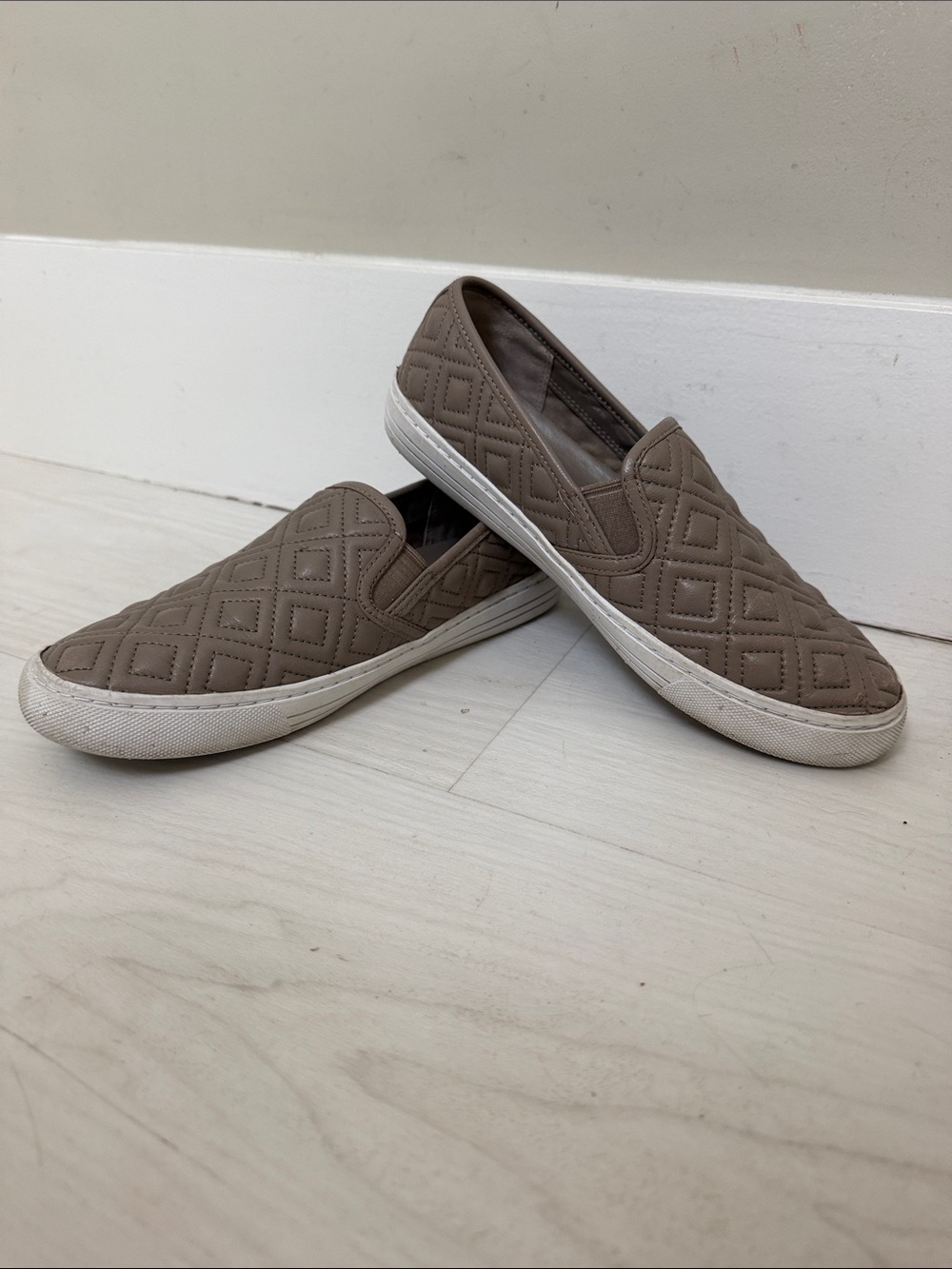 Tory Burch Quilted Slip-On leather Sneakers in Taupe 6 1/2